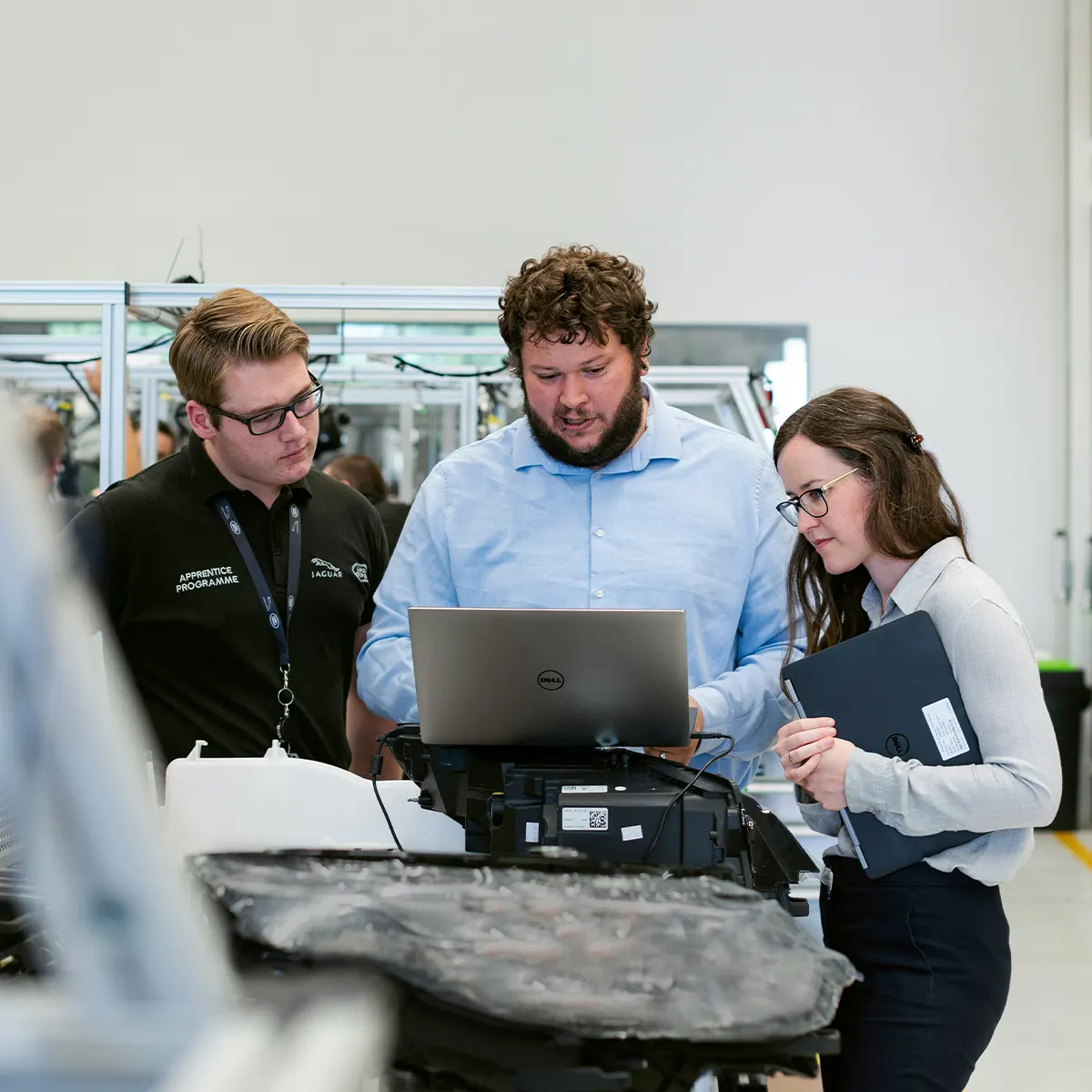IT team collaborating on network management and infrastructure diagnostics